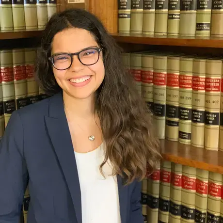 24026673-CBEA-4088-94E6-B596E4B77A18.jpeg Ariana Aboulafia headshot