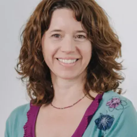 sara-hiles-1-300x400.jpg Sara Shipley Hiles headshot