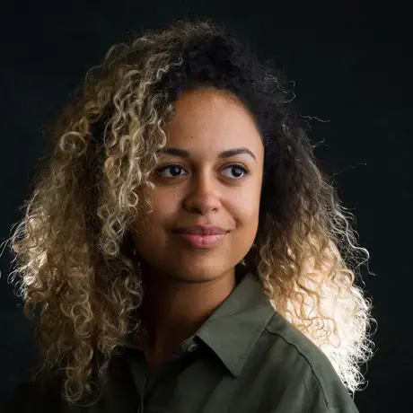 Sarahbeth Maney headshot