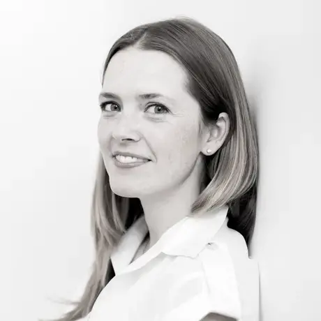 Headshot of Caroline Porter.