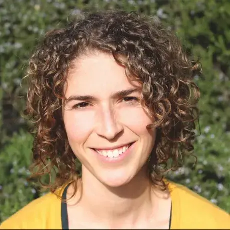 Laura Klivans headshot