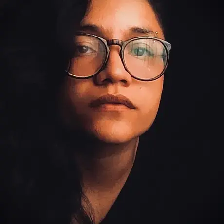 Naiara Jinknss de Castro headshot