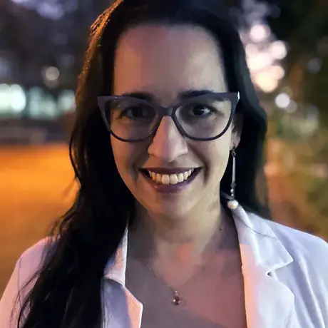 Flora_Picture.jpeg headshot of Flora Pereira