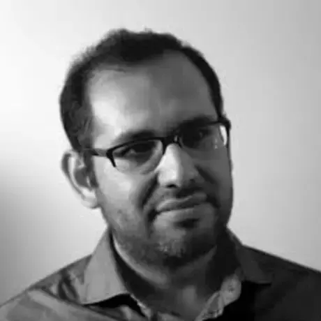Oscar Castilla headshot