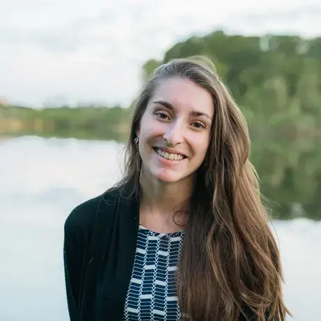 Ellen Bausback Headshot