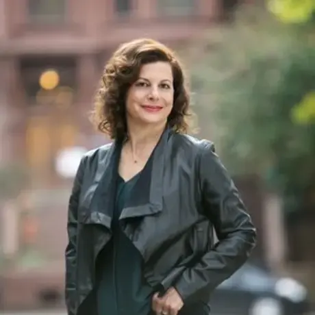 Katherine Eban Headshot