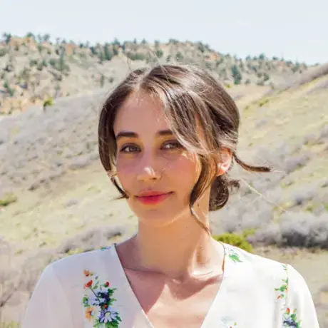 Esther_Honig.jpg Esther Honig Headshot