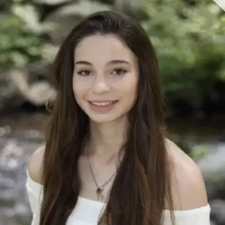 Katie Castellani headshot