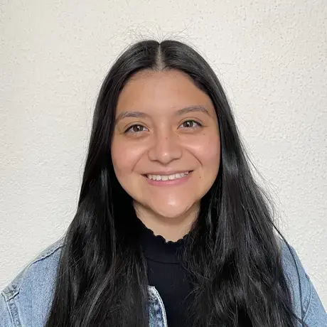 headshot of Doménica Montaño