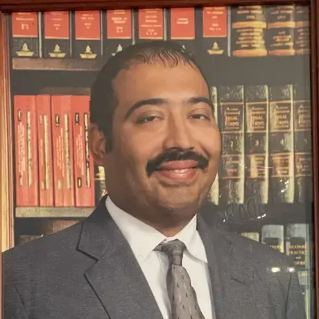 Juan Flores headshot