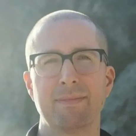Matt Simon headshot