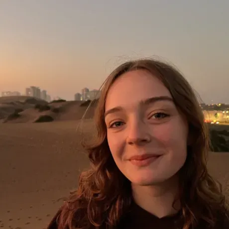 headshot of Ella Beiser