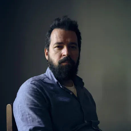 Nick Schönfeld headshot