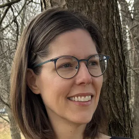 Sara Talpos headshot