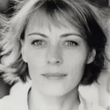 Saskia Reeves