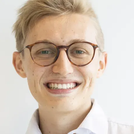 Michal Ruprecht headshot