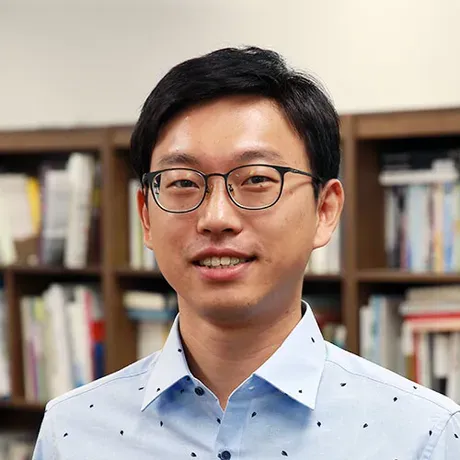 Woo-ram Hong