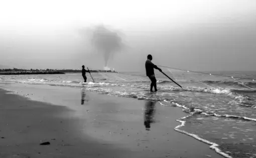 Fishermen in Kangan, Iran, near the South Pars field. Image by Ako Salemi. Iran, 2016.
