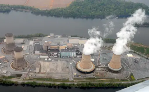 The Three Mile Island nuclear plant in Middletown, Pennsylvania. The famous Three Mile Island nuclear facility which in 1979 suffered a loss of coolant leading to a partial meltdown of the plant's second reactor, TMI 2. TMI 1 is still in operation, while the coolant stacks for TMI 2 will remain forever dormant. Image by JL Johnson. United States, 2012. (CC BY-SA 2.0)