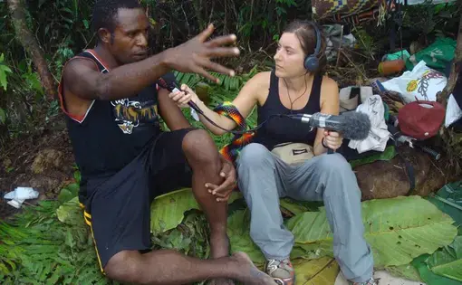 Céline Rouzet on the ground, in Papua New Guinea. Media file: Celine_Rouzet_itw_png.jpg
