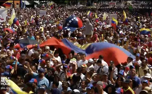 Venezuelan protestors turn out to support the political opposition. Image by Bruno Federico. Venezuela, 2019.