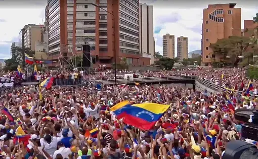 Sí se puede march in Caracas, Venezuela, with some of the millions of Venezuelans who protested. Image courtesy of Voice of America/Wikimedia. 2019.