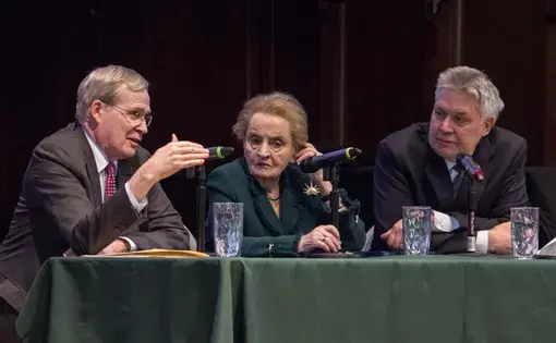 Former National Security Advisor Stephen Hadley, former Secretary of State Madeleine Albright, and Pulitzer Center Executive Director Jon Sawyer at Washington University discussing "A New Approach to the Middle East". Image by Lauren Shepherd. St. Louis, Mo., 2017.