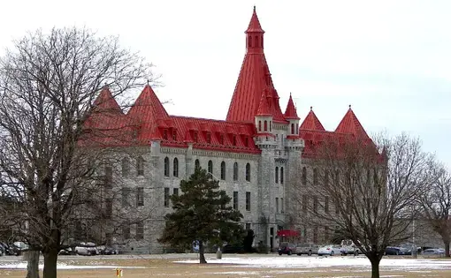 The Collins Bay Institution in Kingston, Ontario is one of two correctional institutions where Correctional Service Canada is considering re-opening the prison farm closed in 2010. Image courtesy of Wikicommons.