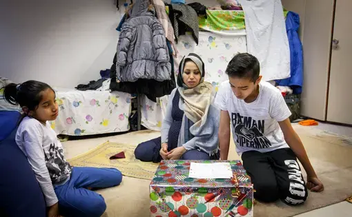 Christmas Day. Image by Diana Markosian. Germany, 2017.