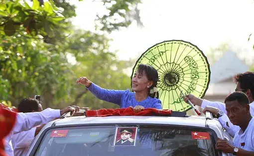 Nobel laureate Aung San Suu Kyi campaigning during the 2012 by-elections in Myanmar. Image by Htoo Tay Zar (CC). Myanmar, 2012.