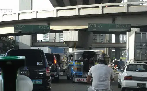 Manila Traffic. Image by Gordon Wrigley (CC BY 2.0). Philippines, 2007.