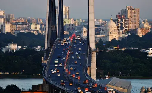 The expanding megacity of Kolkata is home to almost 15 million people. Image by Aritra Das. India, undated.