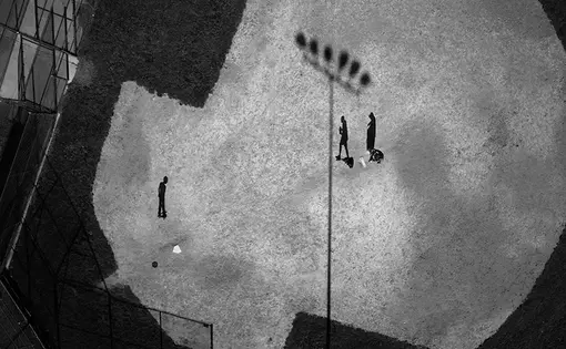 “Baseball practice in Montgomery County, Maryland. According to records obtained from the FAA, which issued 1,428 domestic drone permits between 2007 and early 2013, the National Institute of Standards and Technology and the U.S. Navy have applied for drone authorization in Montgomery County.” Image by Tomas van Houtryve. United States, 2014. Image by Tomas van Houtryve. United States, 2014.