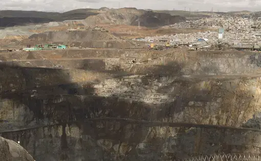 Zinc, which is the top metal mined at Cerro de Pasco and among the top five consumed worldwide, is the main ingredient of every American penny. Volcan sold US$399.6 million in 2016 — the bulk its total metal sales stayed in Peru (48%), which reported US$1.4 billion in zinc exports through 2016. The rest of Volcan's 2016 zinc output was exported to South Korea (19%), China (14%), Canada (6%) and the US (5%), according to Volcan's annual report. Image by Ricardo Martínez. Peru, 2018.