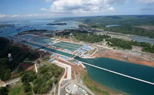 New Panama Canal Agua Clara locks (Atlantic side). Image courtesy of US DOT/Wikimedia Commons. Panama, 2017.