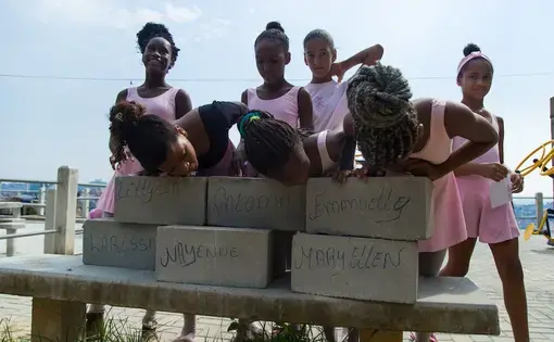 Favela ballet students. Image by Sebastian Gil Miranda. Brazil, 2019.