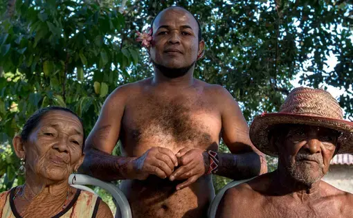 “Às vezes passo necessidade por não poder ir pescar, por não poder caçar um bichinho pra comer”, conta Aldeli de Jesus Ribeiro Akroá-Gamella. Image by Ana Mendes. Brazil, 2019.