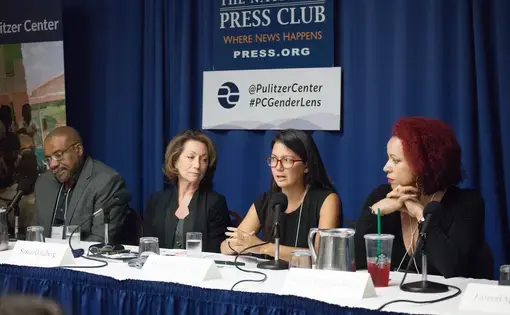 (Left to right) Kwame Dawes, Susan Goldberg, Daniella Zalcman, and Nikole Hannah-Jones speak on Diversifying the Story panel at Pulitzer Center Gender Lens Conference. Image by Sydney Combs. United States, 2017.