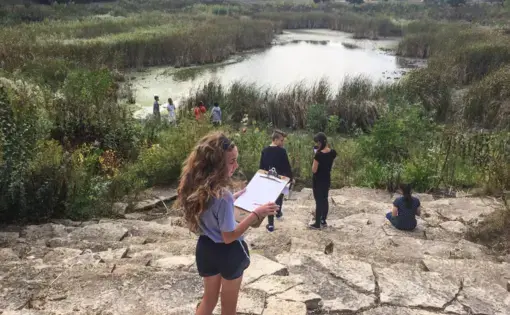 8th grade students practice slow journalism via the Out of Eden Walk, experiential learning in partnership with National Geographic, the Pulitzer Center on Crisis Reporting, and Harvard University’s Project Zero. Image by Tracy Crowley. United States, 2018. Image by Tracy Crowley. United States, 2018.