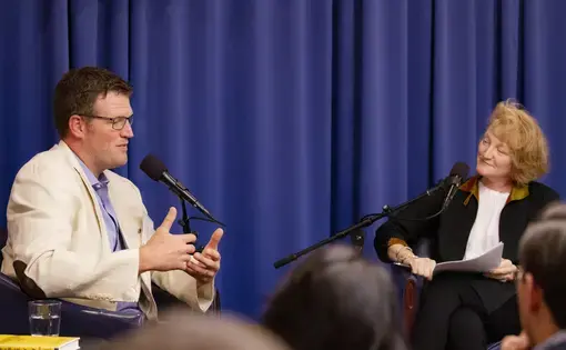 Grantee Erik Vance and On Being radio host Krista Tippett discuss ways to bridge the gap between science and religion. Image by Jin Ding. Washington, D.C., 2019.