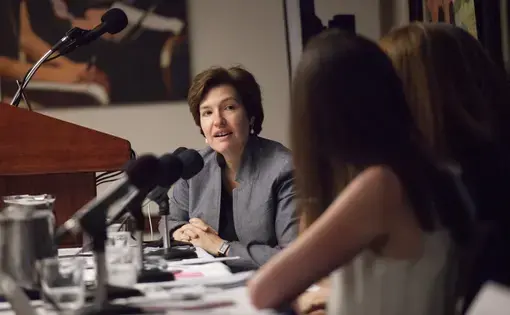 Moderator Susan Glasser addresses panelists Paula Bronstein, Sarah Holewinski, Sarah Topol, and Cassandra Vinograd. Image by Sydney Combs. United States, 2017.
