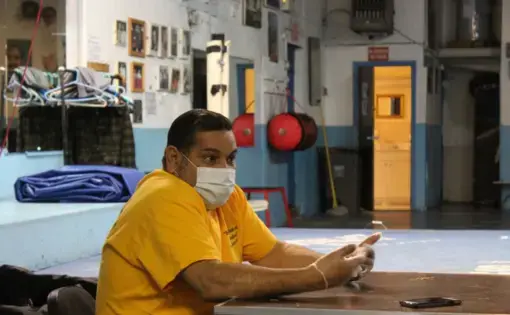 South Bronx community leader Fernando Laspina Franco has lost many relatives and friends to COVID-19. Image by Coral Murphy/Centro de Periodismo Investigativo. United States, 2020.