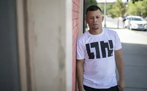 Mario, who did not want to release his last name, outside the Casa Vides Annunciation House immigrant shelter in El Paso on Monday, June 25, 2018. Image by Ivan Pierre Aguirre for The Texas Tribune. United States, 2018.