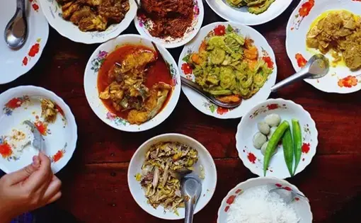 Thingyan meal. Image by Shaina Shealy. Myanmar, 2018. 