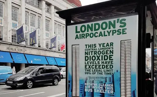 Warnings about air pollution are plastered across London in newspapers, billboards, and bus stops. Image by Rohan Naik. London, 2018. Warnings about air pollution are plastered across London in newspapers, billboards, and bus stops. Image by Rohan Naik. London, 2018.