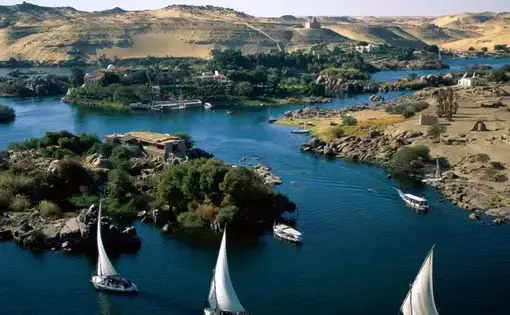 Image by Peter Schwartzstein. 2015. Media file: nile.jpg