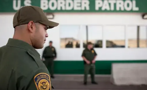 Border Patrol agents at an immigration checkpoint in West Texas. Image by Spencer Selvidge / The Texas Tribune. United States, undated.