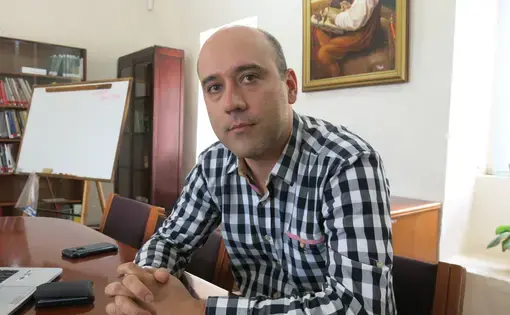 Ornithologist Andrés Cuervo, head of collections at the Humboldt Institute. Image by Lisa Palmer. Colombia, 2017.
