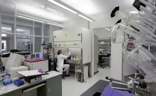 FDA Life Sciences Laboratory I, which houses the Center for Drug Evaluation and Research and the Center for Devices and Radiological Health. Image by FDA / Flickr. United States, undated.