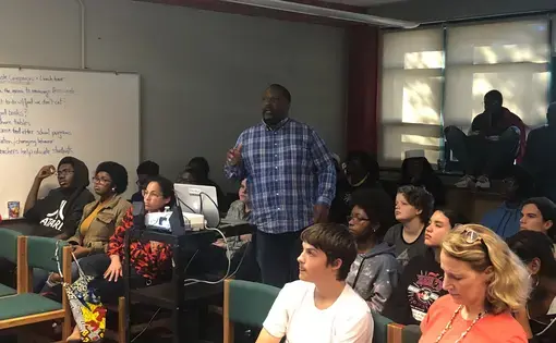 Journalist Kevin Richardson from the Baltimore Sun presents to students at Bard Early College High School in Baltimore. Image by Hannah Berk. United States, 2019.